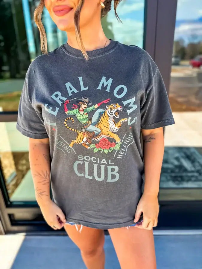 Feral Moms Pepper Graphic Tee: XL