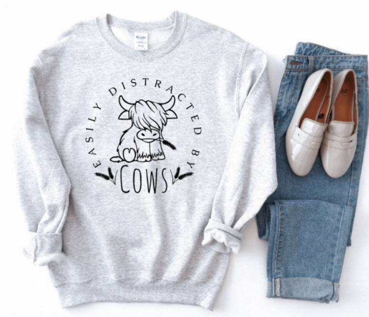 Easily Distracted By Cows/Cattle Farmers/Farmer sweatshirt: 2XL